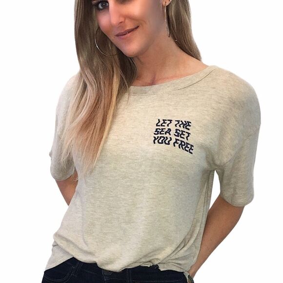 NWT SADIE & SAGE Oatmeal Graphic Knit Tee Shirt - Picture 6 of 9